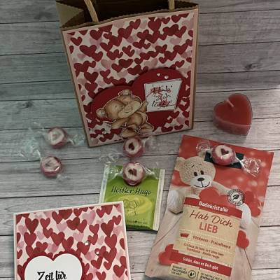 „kleine Auszeit“ Geschenkset inkl. Grußkarte zum Valentinstag, Muttertag, zum Geburtstag, Wellness Tüte mit Badesalz etc