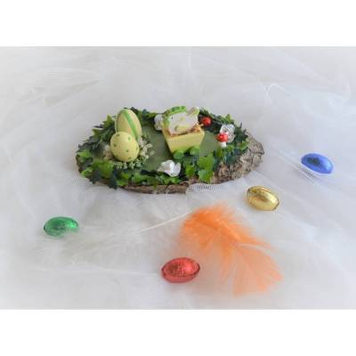 Tischdeko Baumscheibe mit Osterdeko (Nr. 2) Huhn im Wagen