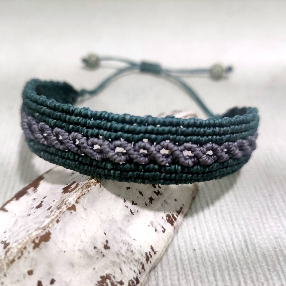 schlichtes Makramee Armband in petrol und blau Bild 2