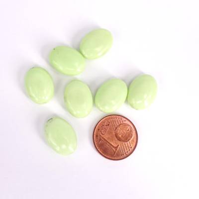 6 x leuchtend hellgrüner, ovaler Zitronenmagnesit