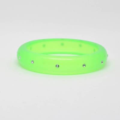 Flippiger Mädchen Armreifen aus Kunststoff in Neon Grün durchsichtig mit klare Kristalle