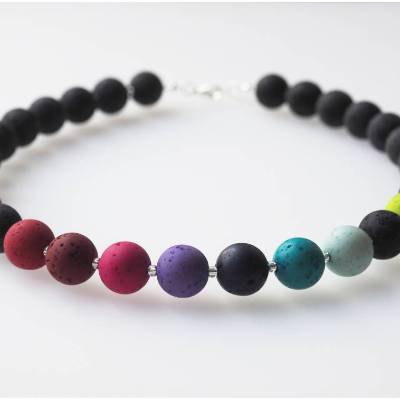 Klassische Polariskette Regenbogen schwarz - tolle Halskette mit Perlen im Lava-Look