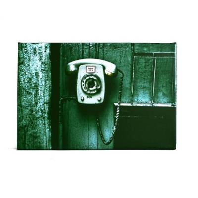 Leinwand Lost Place Telefon – Vintage Wählscheibentelefon 30×20 cm