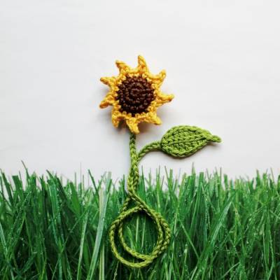 Lesezeichen Sonnenblume und Blatt mit langem Band aus Baumwolle gehäkelt