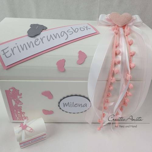 Erinnerungsbox - Geschenktruhe zur Geburt mit süßen Babyaccessoires in ROSA, inkl. Milchzahntruhe