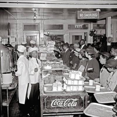30er Jahre - Viele Menschen im Cafe Bistro Kantine New York 1937 Kunstdruck  - s/w Fotografie  Vintage Küchenbild