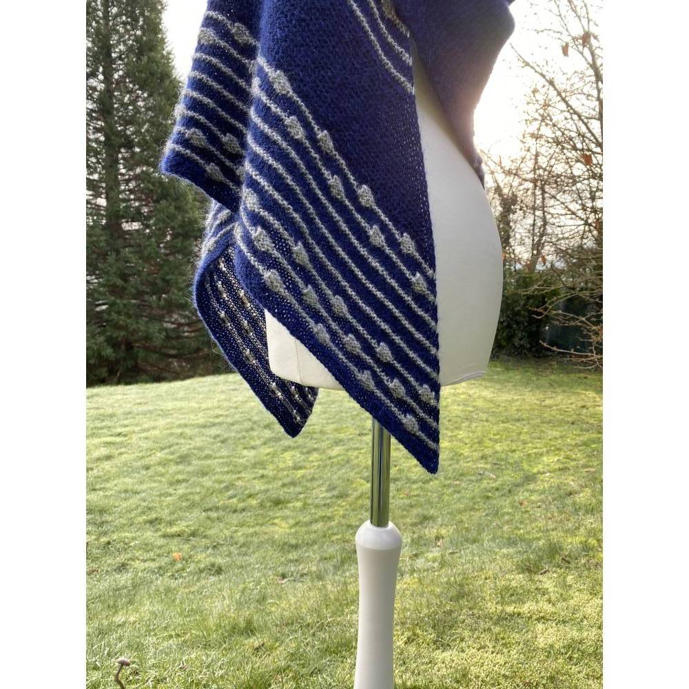 Strickanleitung Lizas Tuch Silver Dots Bild 9