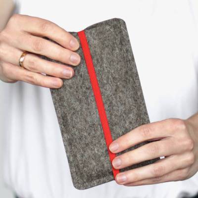 Handytasche aus Filz mit Gummiband, rot, Maßanfertigung passend für dein Handymodell