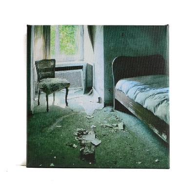 Leinwand Lost Place Schlafzimmer – Verlassenes Zimmer 20×20 cm