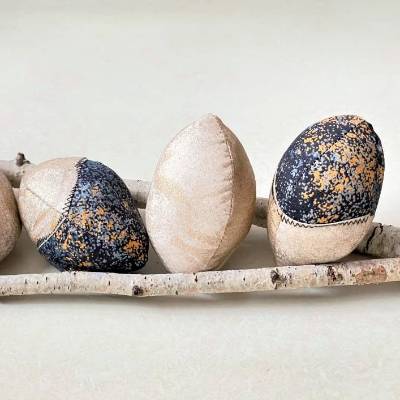 Ostereier gold dunkelgrau Stoffeier Gänseeigroß