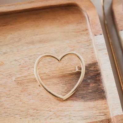 goldene Herz Haarspange, gold Haarspange, Herzform, Haarklammer, Geschenk Freundin, Haarschmuck, Geschenk Trauzeugin 