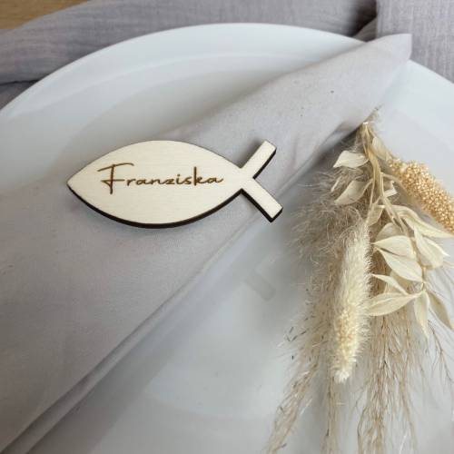 Namensschilder Fische Taufe, Kommunion, Konfirmation / Tischdekoration Tischkarten personalisiert mit Namen aus Holz