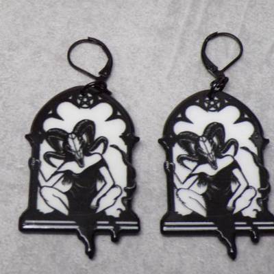 Gothicgirl Frauenporträt Ohrringe schwarz aus Acryl – Punk & Steampunk Ohrschmuck