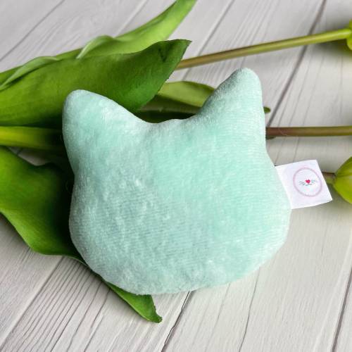 Katzenspielzeug Katzenkopf Spielkissen „Nicki Smelly Cat“ (Baldrian) Schmusekissen für Katzen,  Baldriankissen