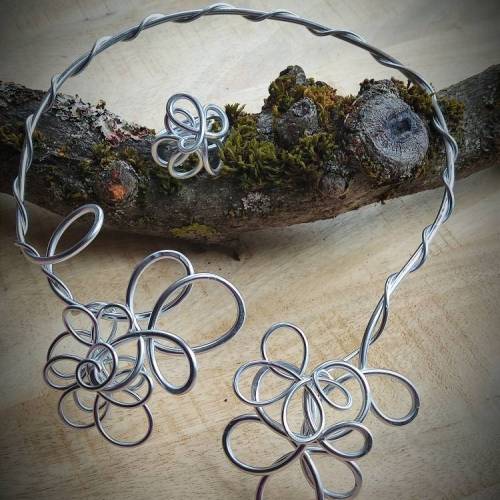 Aluminiumdraht-Halsreif , Halsreif-Blume, keltischer Schmuck, gebogener Halreif,offene Halskette, Blumenkette,Halsreif s