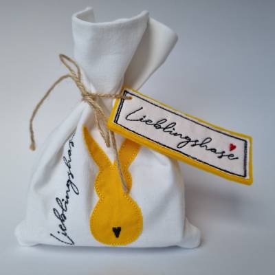 Geschenkesäckchen mit passendem Label für Ostern - LIEBLINGSHASE - in gelb von he-ART by helen hesse