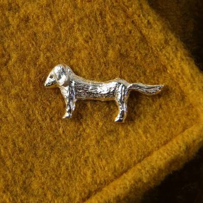 Pin Halbdackel  aus 935 Silber, zum Anstecken