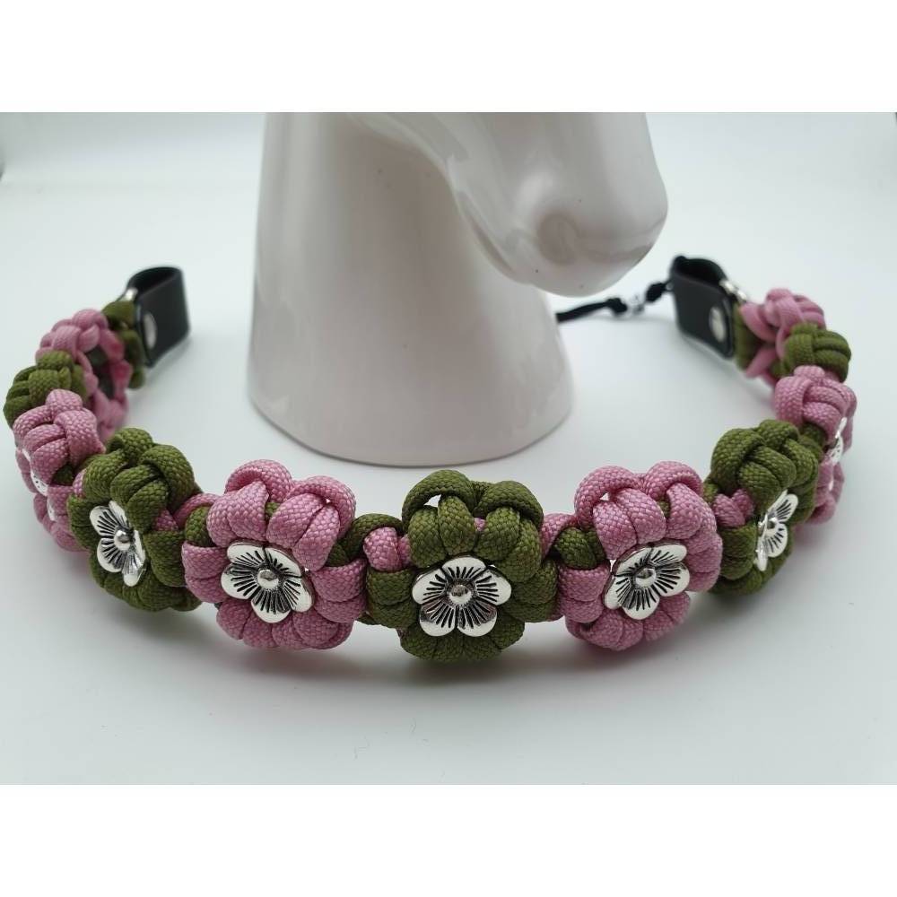 Stirnband / Stirnriemen für Pferde in schmaler Blümchenoptik Rose / Moos mit silbernen Perlem Bild 1