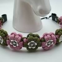 Stirnband / Stirnriemen für Pferde in schmaler Blümchenoptik Rose / Moos mit silbernen Perlem