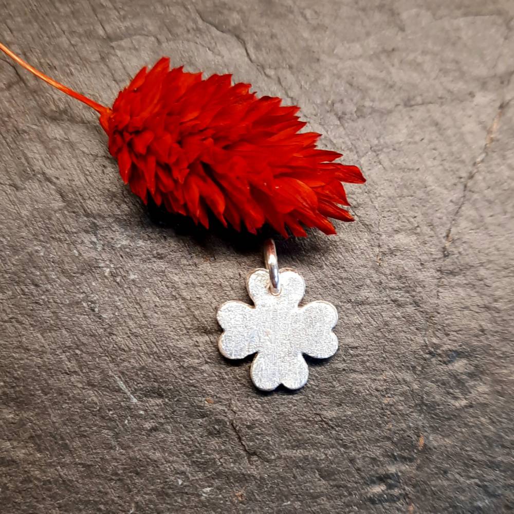 Vierblättriges Kleeblatt aus 999 Silber, mattiert Bild 5