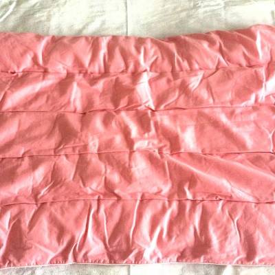 Kinder-Steppbett in rosa & Kinder-Kissen in hellblau aus den 70er Jahren