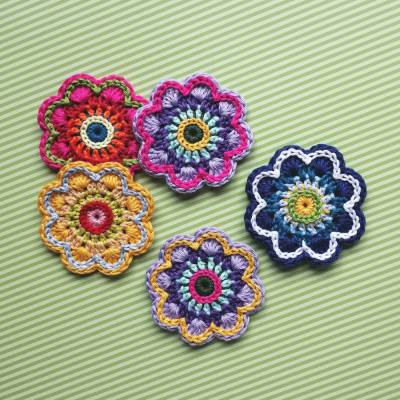 Button Blume Blümchen Applikation zum Aufnähen aus Baumwolle gehäkelt