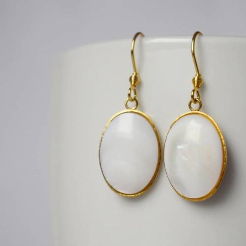 Süßwasserperlen Ohrringe, Shell, Oval Hängeohrringe, Perlen Gold Ohrhänger, Trauzeugin, Hochzeit Schmuck, Süßwasserperle