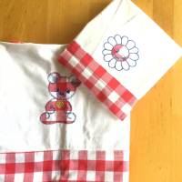 Vintage Kinderbettwäsche Rot-Weiß-Caro mit bezaubernden Applikationen aus den 70er Jahren