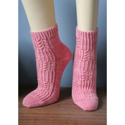 Anleitung: Tanz in den Mai - Socken stricken mit Ajourmuster