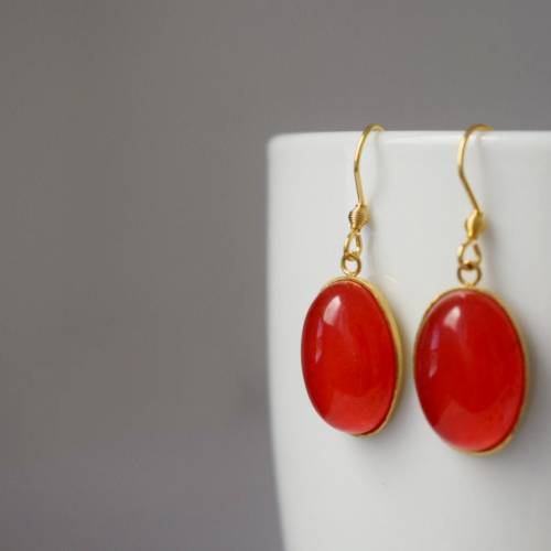 Ohrhänger Rot Jade Gold, ovale Edelstein Statement Ohrringe, roter Stein Hängeohrringe Tropfen, Jade Schmuck, Geburtstag