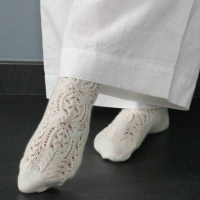 Anleitung: Junimond - Socken stricken mit schönem Lacemuster
