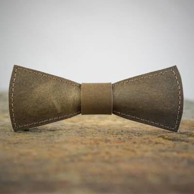 Elegante Herrenfliege aus Leder für einen perfekten Look! Handgefertigt und einzigartig