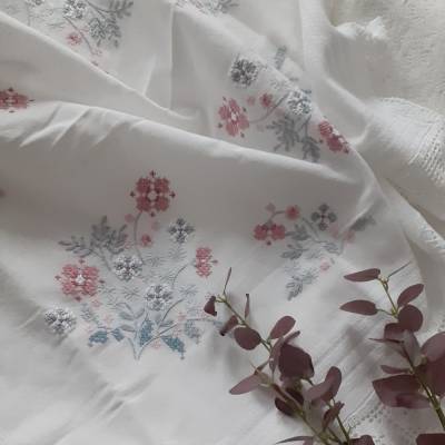 TRUE VINTAGE Deckchen,Tischdecke,Aufleger mit Spitze 60er shabby chic