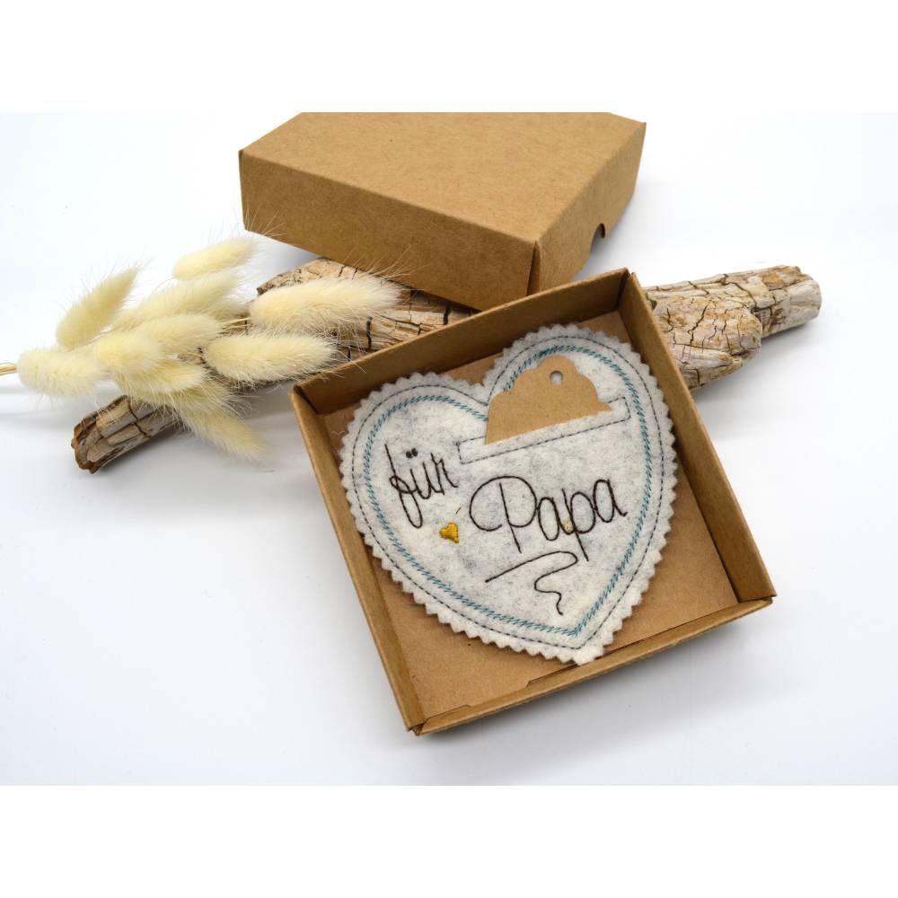 ITH Stickdatei Vatertag SET Schokohülle Wunscherfüller Mugrug Blumenstecker Bild 3