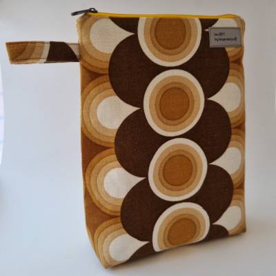 Duschtasche / Kosmetiktasche Größe L - Vintage-Stoff 70er - in braun-beige-weiß BLUMEN von he-ART by helen hesse
