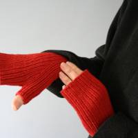 Leipzig Stulpen – Klassische Rippenstulpen mit Daumen | Strickanleitung