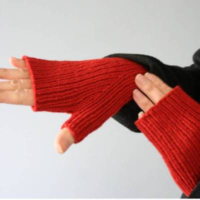 Leipzig Stulpen – Klassische Rippenstulpen mit Daumen | Strickanleitung