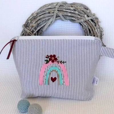 Kulturbeutel Kosmetiktasche Kulturtasche personalisierbar Regenbogenmotiv Reise Urlaub Geschenk Muttertag