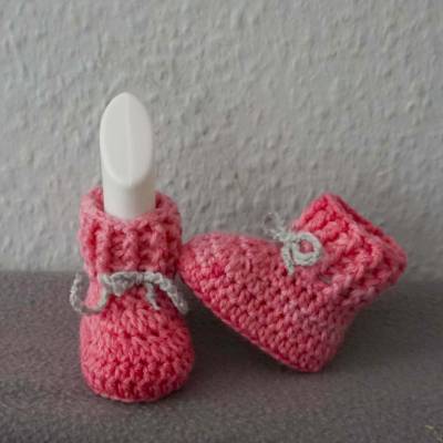 1 Paar handgehäkelte Schuhe, Babyschuhe, Babyschühchen, Boots, Stiefel Größe 16 (9cm Sohle)  amigoll9  Handarbeit 698