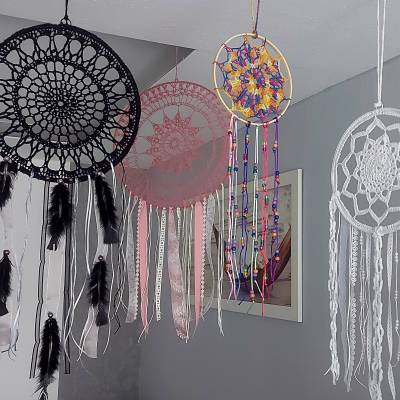 Handgefertigte Traumfänger – Individuelle Dekoration in vielen Größen & Farben