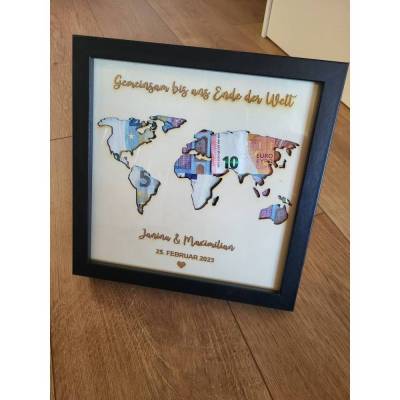 Personalisiertes Geschenk zur Hochzeit mit einer Weltenkarte im Bilderrahmen