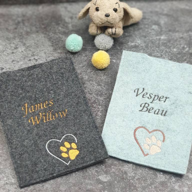 Personalisierte EU Heimtierausweis Hülle aus Wollfilz | bestickt mit Name | für Hunde & Katzen Bild 6