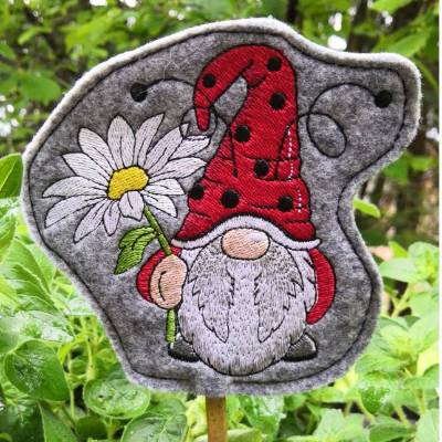 S-BST001-03 Blumenstecker aus Filz bestickt - Marienkäfergnome - Handmade