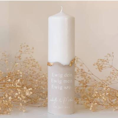 Personalisierte Traukerze mit nude/beigem Gipssockel und Blattgold Akzenten | Ein elegantes Accessoire für die Hochzeit