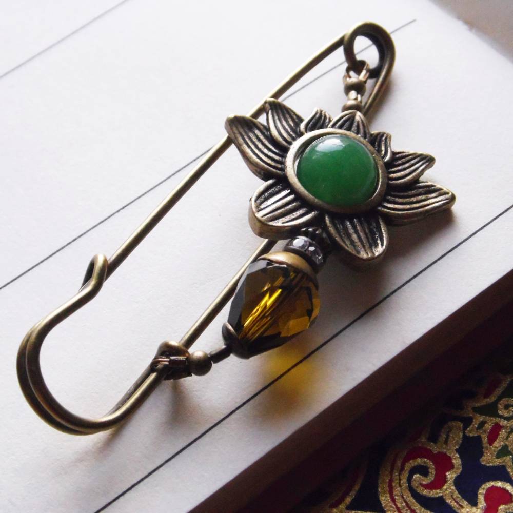 Tuchnadel Lotus Jade und Kristall, funkelnde Tuchnadel in Grün und Bronze N-7-AB-35 Bild 3