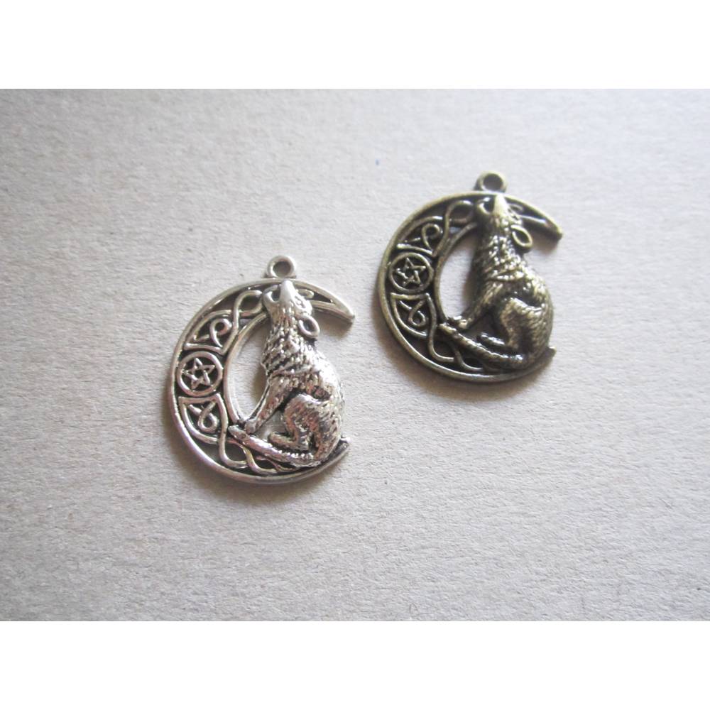 Charms Anhänger Halbmond keltischer Knoten Wikinger Wolf 2 Farben zur ...