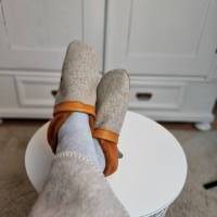 Lederpuschen für Erwachsene, Lederpuschen mit Filzkappe , Barfußschuhe Leder, Bequeme Hausschuhe aus Leder und Filz