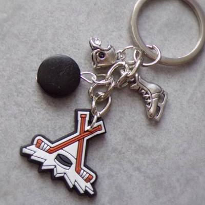 Eishockey Schlüsselanhänger mit Schlittschuh, Puck & Helm – Geschenk für Spieler & Fans