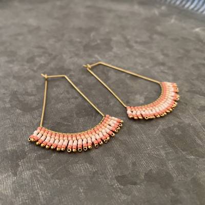 Ohrhänger Almost Summer Nô 4 – federleichte, handgefertigte Schmuckunikate in Lachs und Rosé