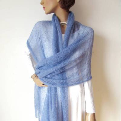  Blaues Tuch mit silberfarbigen Lurex, gestrickte Stola aus Mohair, festlicher Damen Schal helle Farbe